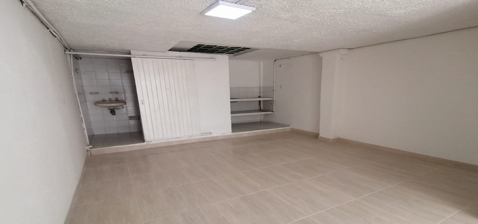 35 33 SUR 23, Bogotá, Sur, Quiroga, ,1 BañoBathrooms,Locales,Venta,23,3413