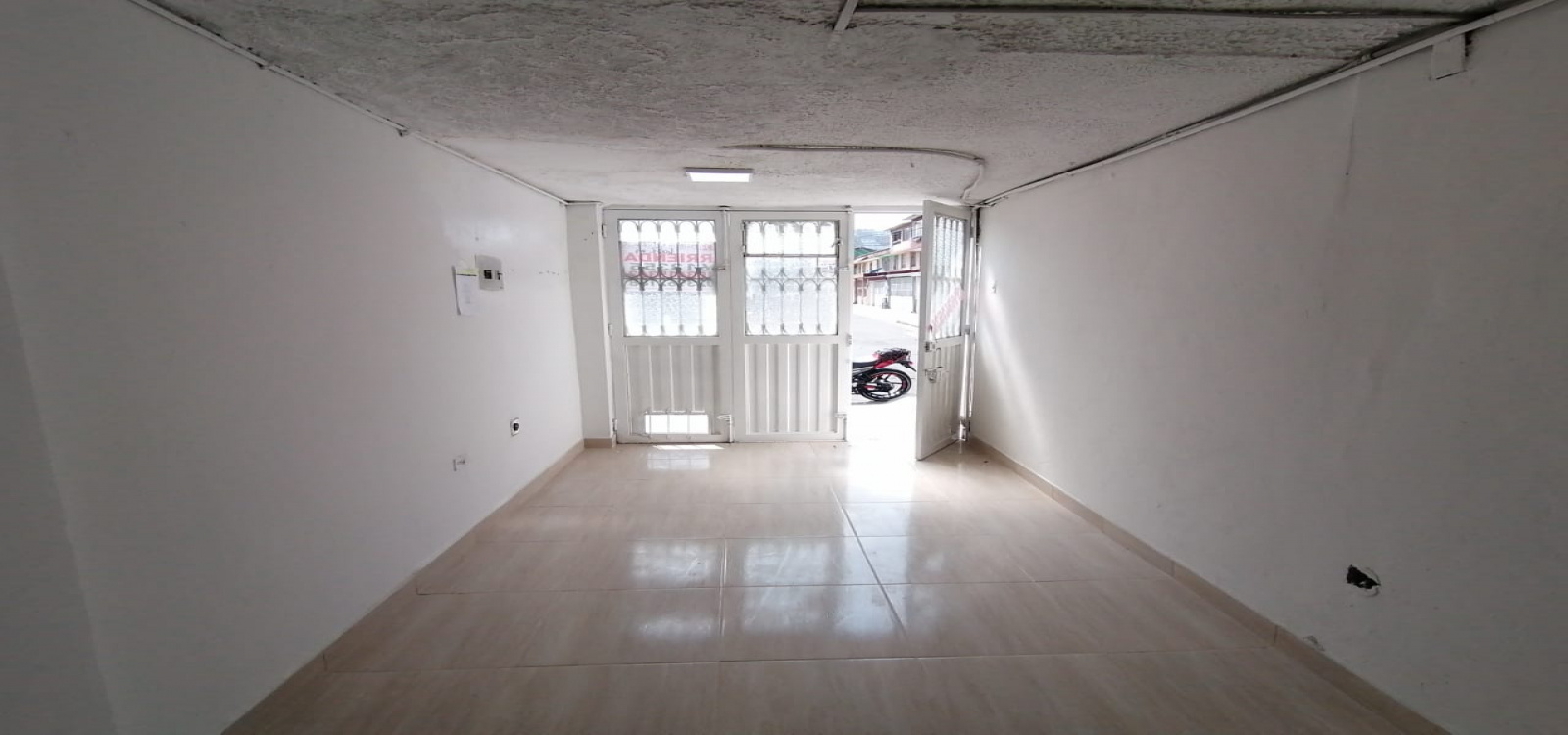 35 33 SUR 23, Bogotá, Sur, Quiroga, ,1 BañoBathrooms,Locales,Venta,23,3413
