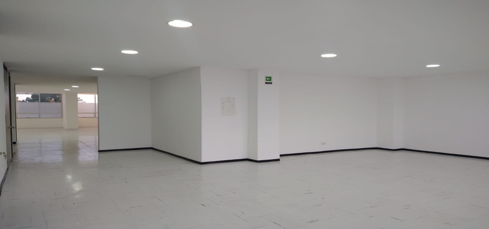 17-32 161, Bogotá, Norte, Toberin, ,2 BathroomsBathrooms,Locales,Arriendo,161,3948