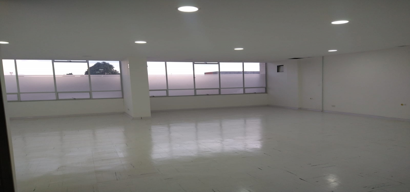 17-32 161, Bogotá, Norte, Toberin, ,2 BathroomsBathrooms,Locales,Arriendo,161,3948
