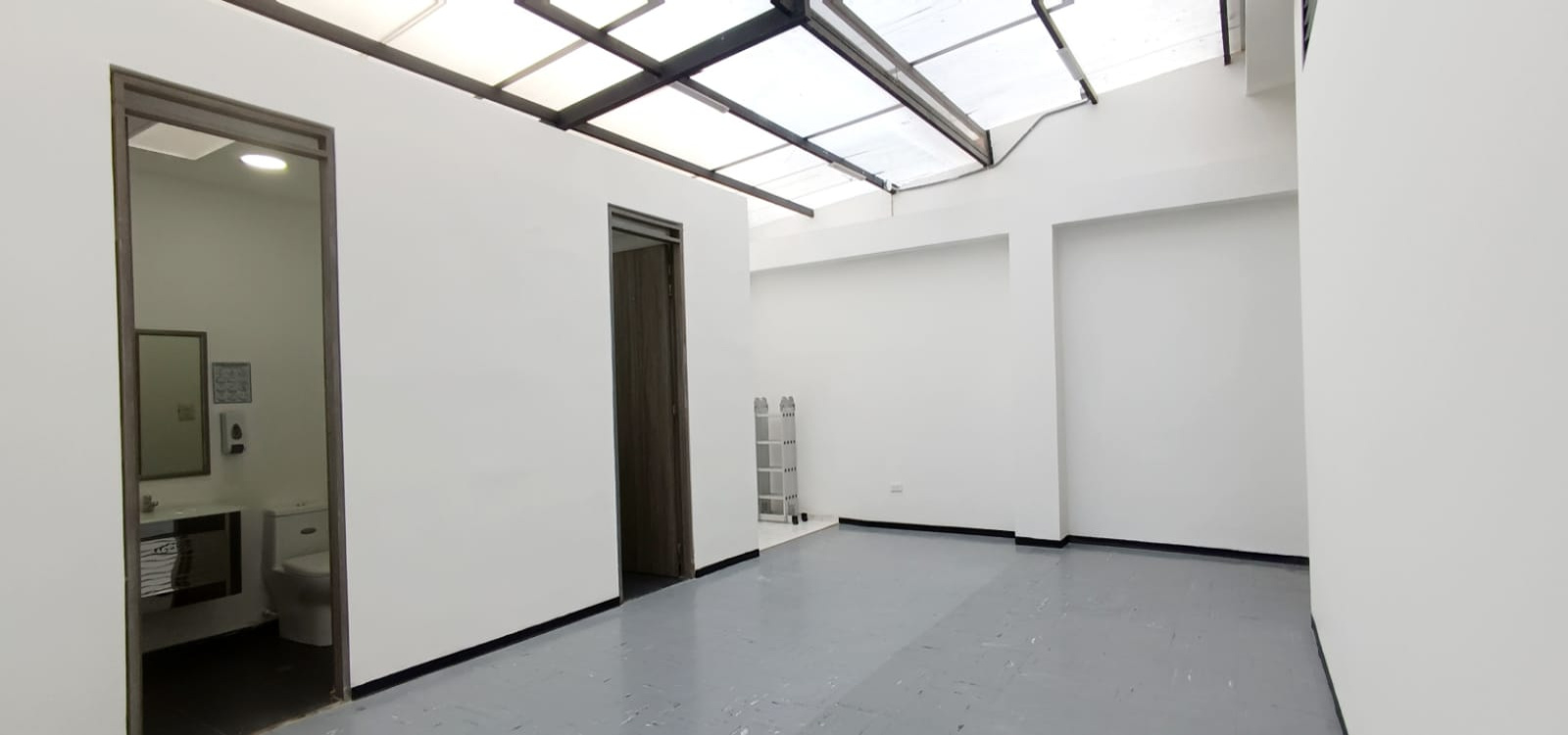 17-32 161, Bogotá, Norte, Toberin, ,2 BathroomsBathrooms,Locales,Arriendo,161,4022