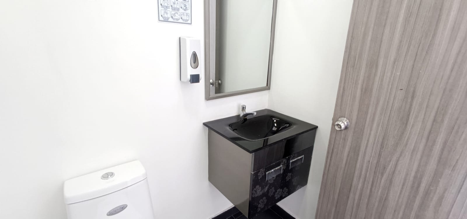 17-32 161, Bogotá, Norte, Toberin, ,2 BathroomsBathrooms,Locales,Arriendo,161,4022