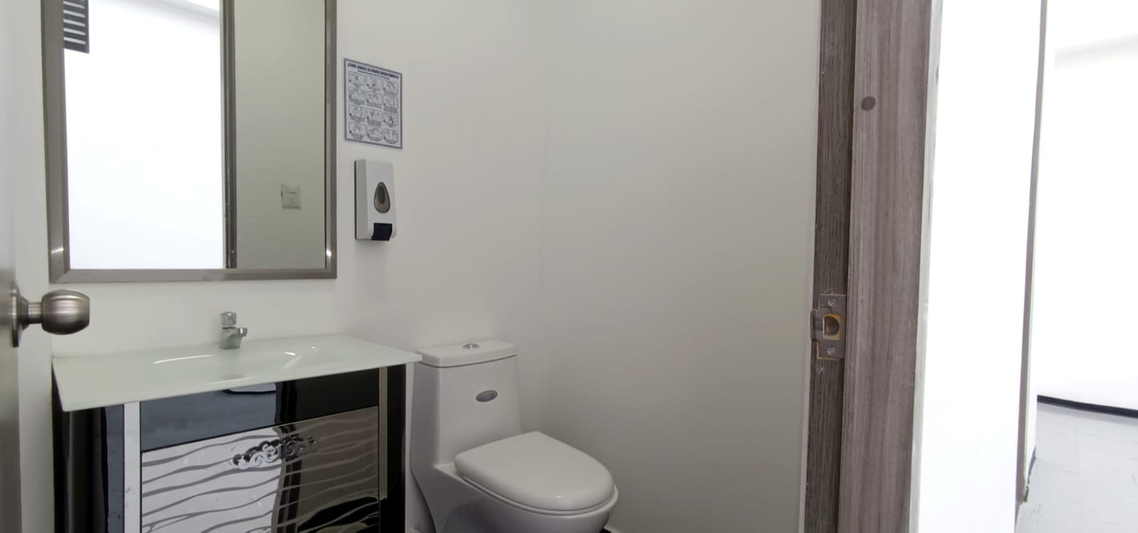 17-32 161, Bogotá, Norte, Toberin, ,2 BathroomsBathrooms,Locales,Arriendo,161,4022