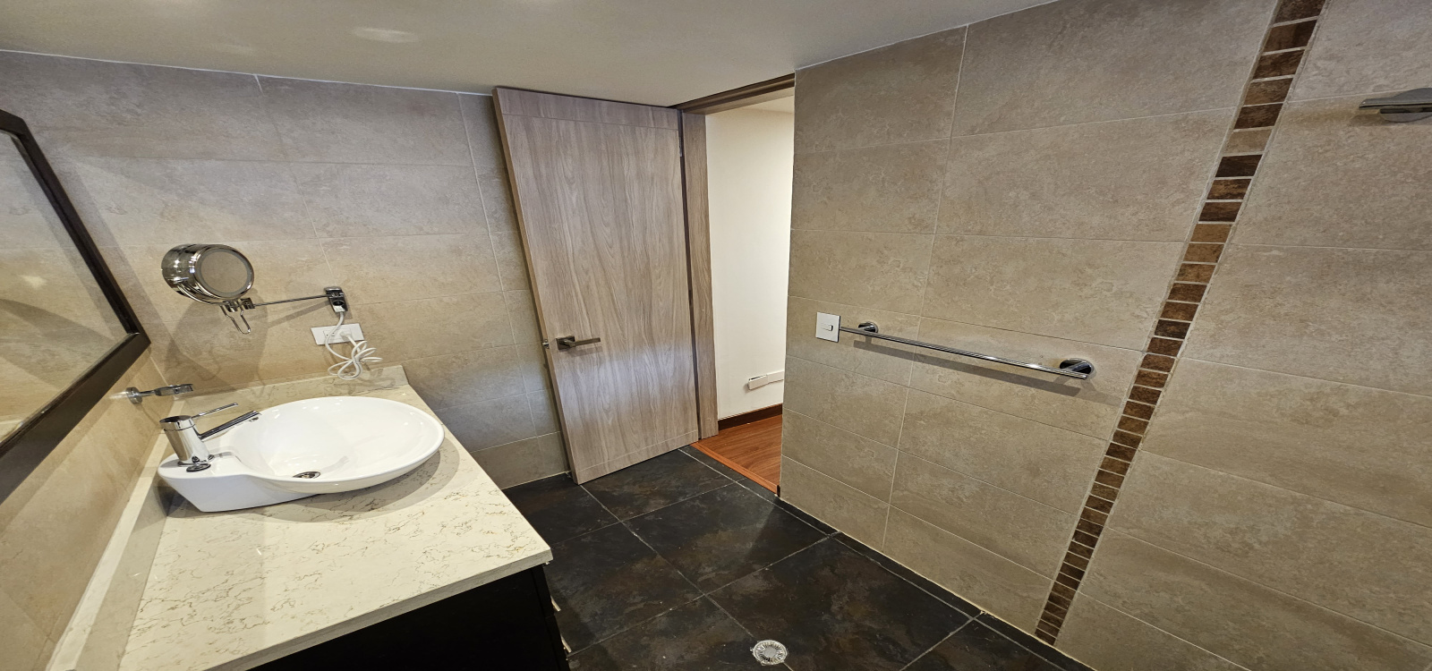 88-40 Carrera 18, Bogotá, Norte, El Virrey, 3 Habitaciones Habitaciones,7 BathroomsBathrooms,Casas,Arriendo,Laureles del Chico,Carrera 18 ,4343