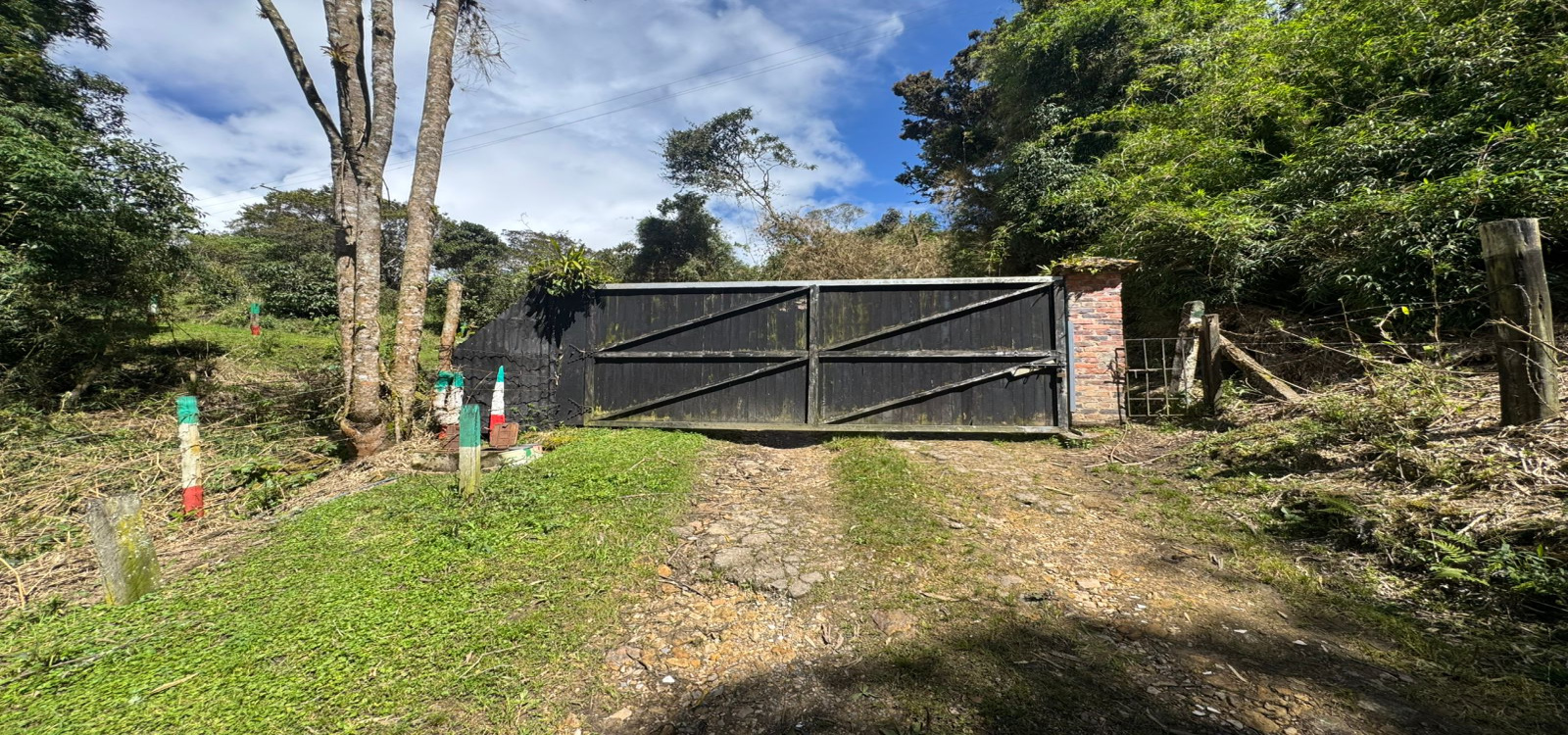 FINCA LA QUEBRADA KILOMETRO 8, Cundinamarca-La Calera, Vereda el hato, La calera, 5 Habitaciones Habitaciones,3 BathroomsBathrooms,Finca,Venta,KILOMETRO 8,5121